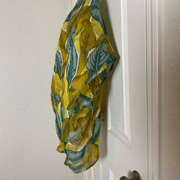 Free Press Woman’s Yellow and Green Leaf Print Kimono - Picture 8 of 13